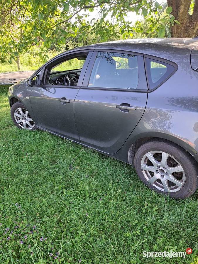 Sprzedam Opel Astra 2010 14 benzyna gaz BRC Astra
