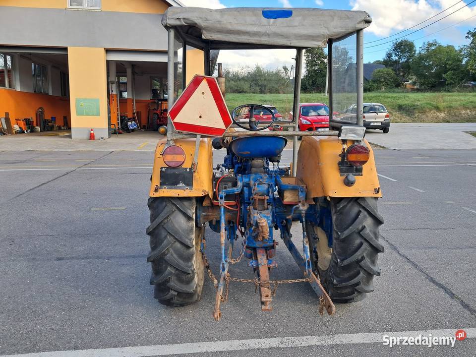 Ciągnik c 330 ze Szkoły Rolniczej Ursus małopolskie Wiśniowa