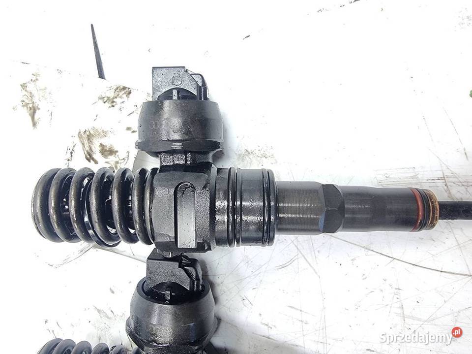 WTRYSKIWACZ VOLKSWAGEN GOLF V 038130073AG Pozostałe
