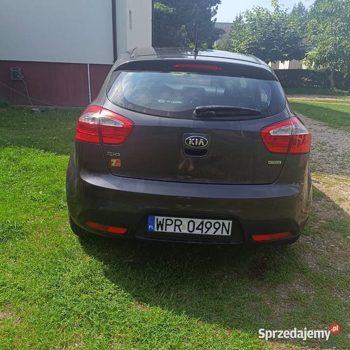 Syndyk sprzeda Kia Rio 2014 r manualna Urzut
