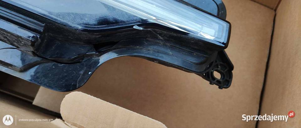 Reflektor lampa prawa przód przednia Volvo v60 Motoryzacja