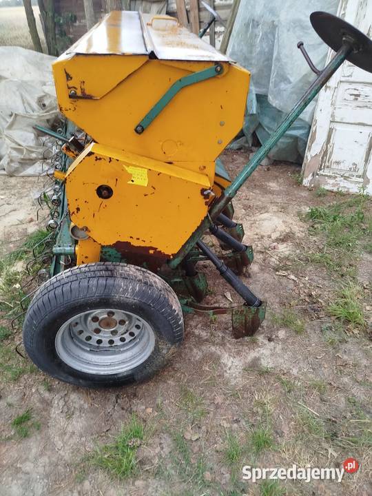 Siewnik zbożowy 25 m nieuszkodzony Maszyny rolnicze