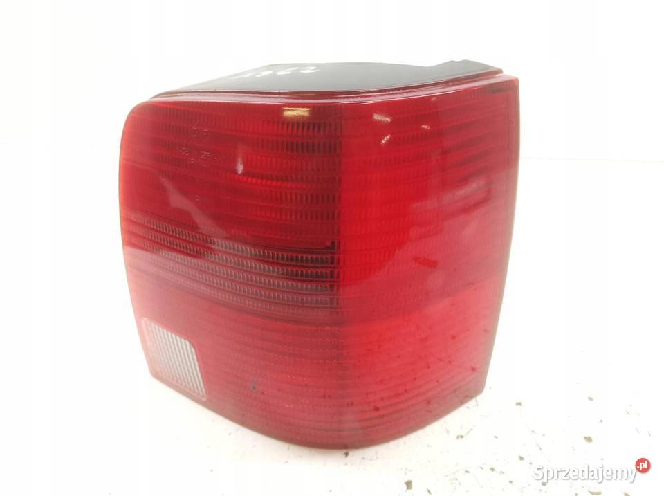 LAMPA TYŁ PRAWA KOMBI PRZED LIFT 3B9945122F