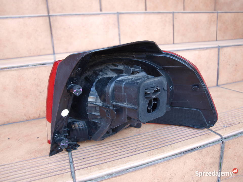 VW Golf VI 6 lampa lewa tył 3 5 drzwi 2008 2013r osobowe Kalisz