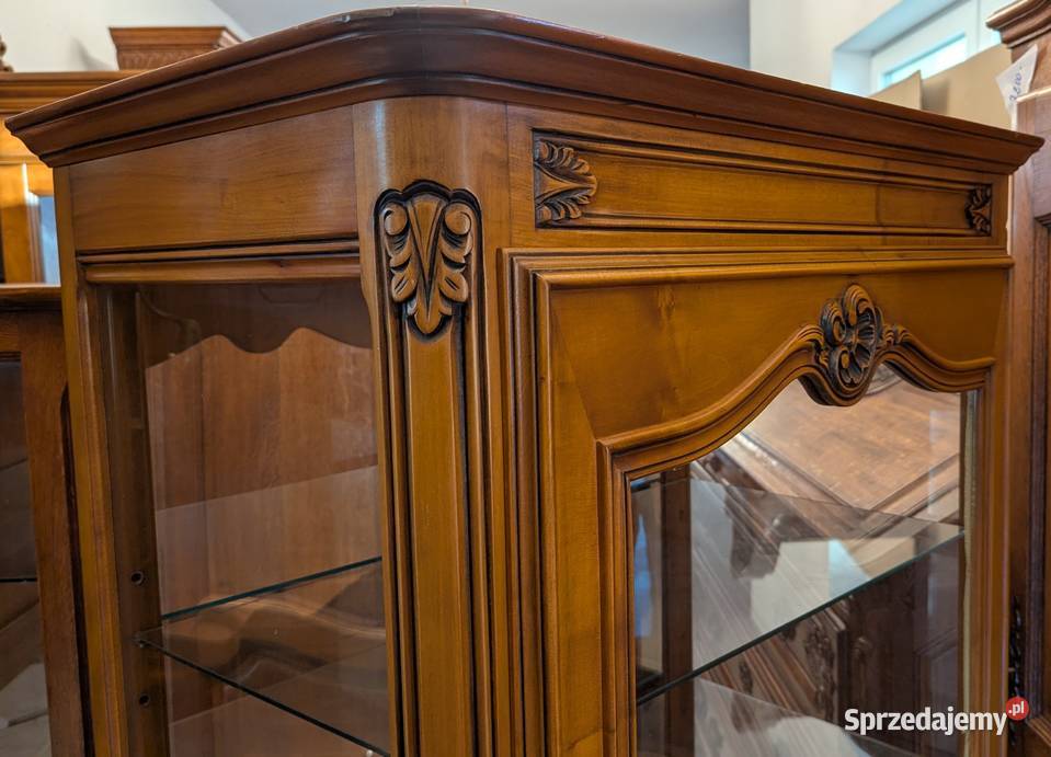 Piękna witrynaserwantka ludwikowska orzechsklep