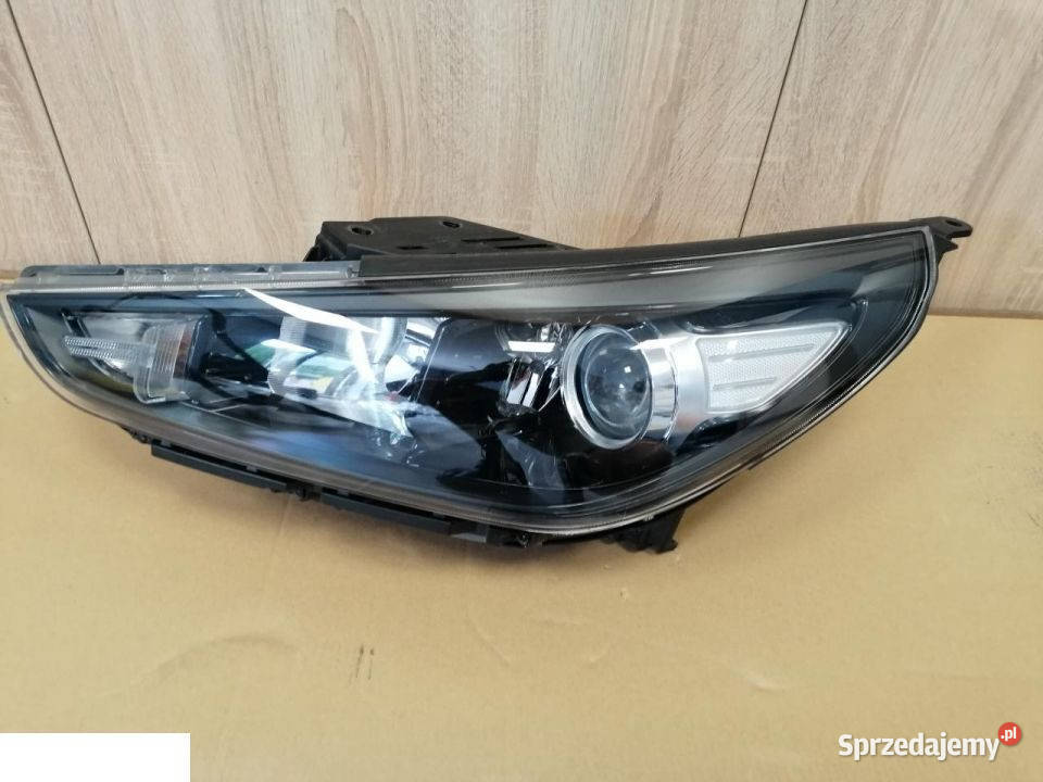 Hyundai i30 III reflektor lewy przód lubelskie Kozubszczyzna sprzedam