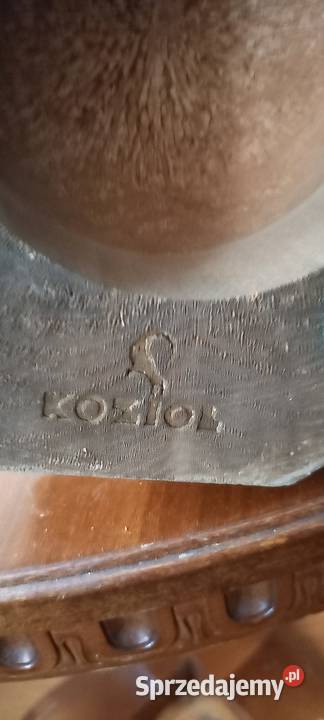 Duża figura mnicha z dzbanem i kuflem Skierniewice