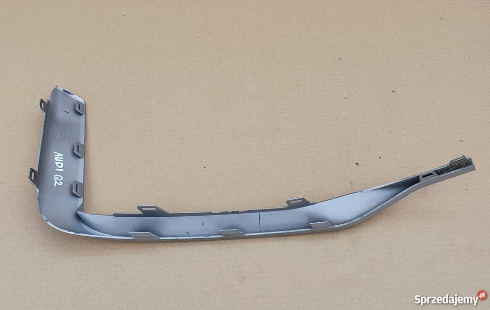 AUDI Q2 LISTWA ZDERZAK LEWA Bieleń