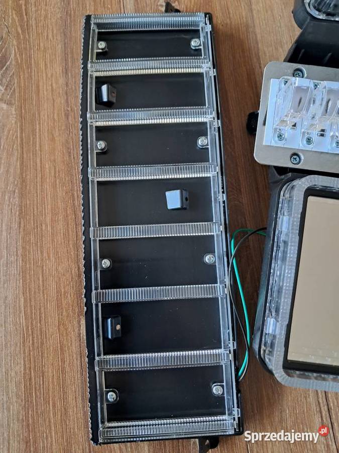 nowe wewnętrzne elementy do lampy Land Rover Sandomierz