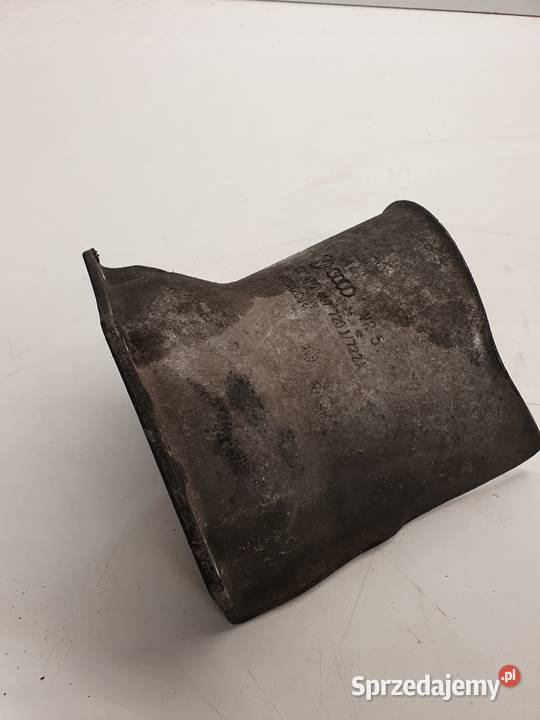 OSŁONA PÓŁOSI PRAWA AUDI A6 C6 4F0407720J 20 TDI Przystajń