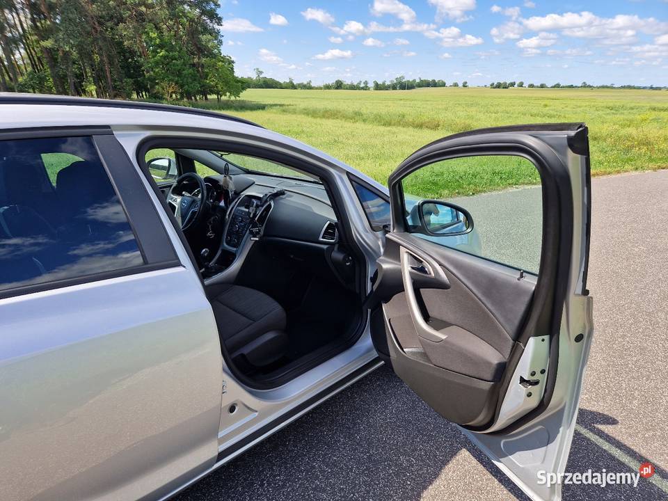 Opel astra j 2011r 17 110 Astra Kostrzyn sprzedam