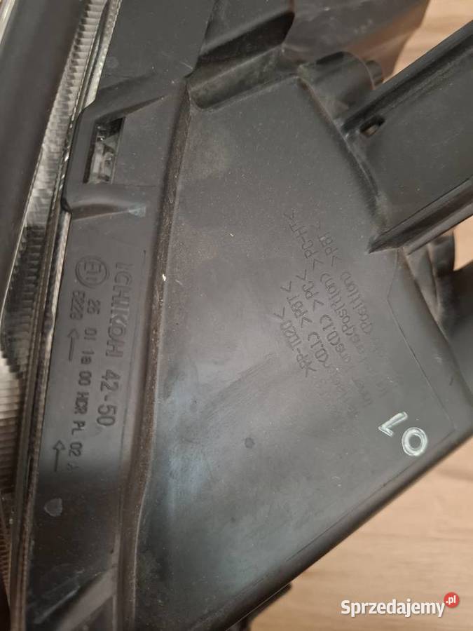 Lampa przednia prawa toyota RAV4 III Kalisz