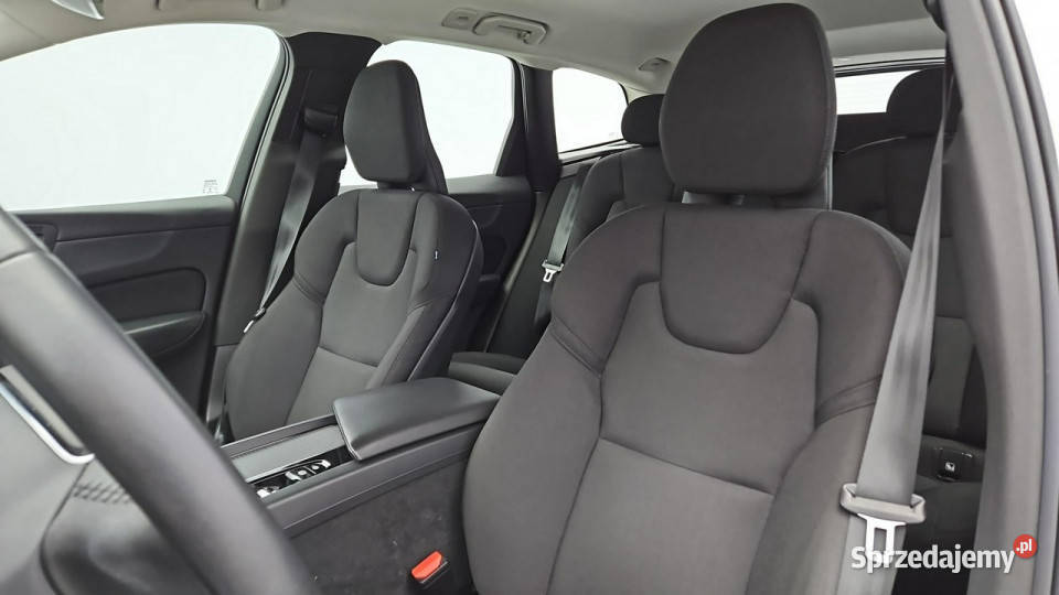 Volvo XC 60 B4 B Momentum Z Polskiego Salonu isofix