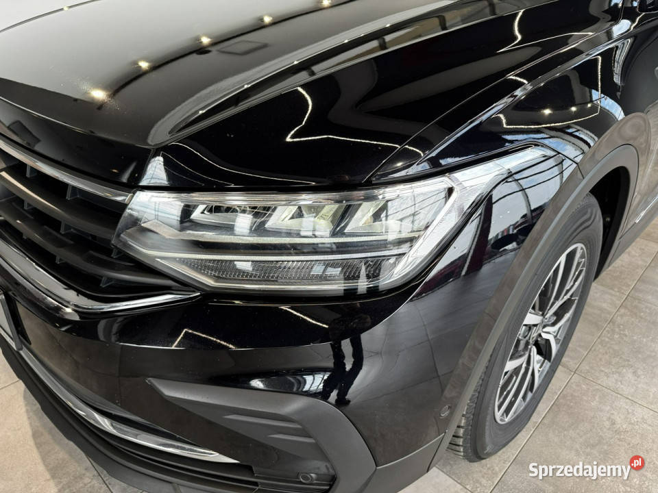 Volkswagen Tiguan Life 15TSI 150 DSG 2021 r czarny Myślenice