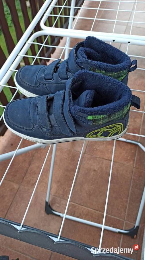 Buty jesiennozimowe z ociepleniem w środku