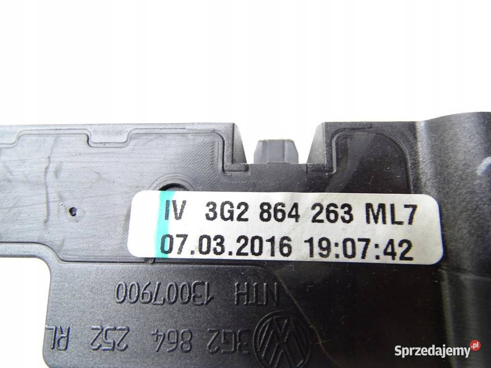 RAMKA OSŁONA LEWARKA ZMIANY BIEGÓW VW PASSAT B8