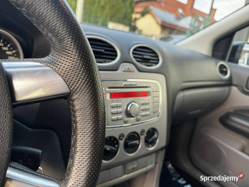 Ford Focus RatyZamiana Gwarancja benzyna zadbany Zarejestrowany w Polsce Gdów