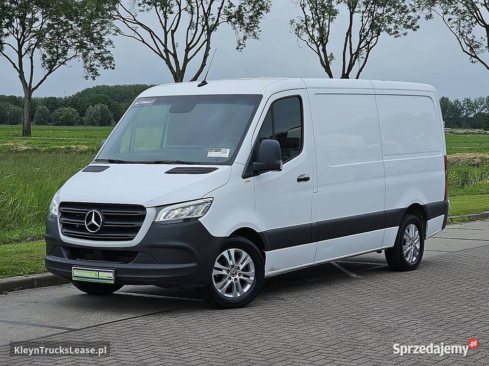 MercedesBenz SPRINTER 319 L2H1 V6 LED Mbux10