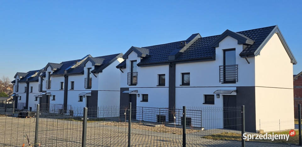 Nowe domki z basenem w stanie deweloperskim 44m2 pomorskie Jastrzębia Góra