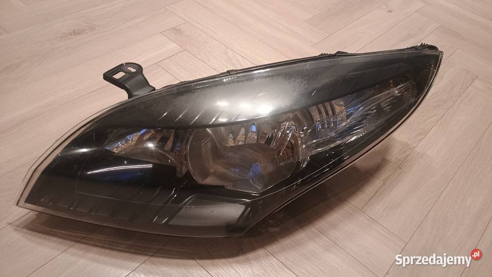 Megane iii 3 lampa lewa przednia czarna przód Łuków