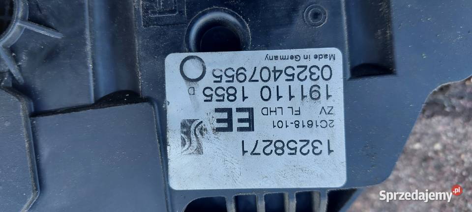 Zamek drzwi lewy przód Opel Corsa D 3D 13258271 Zamki, wkładki i kluczyki Szczecin