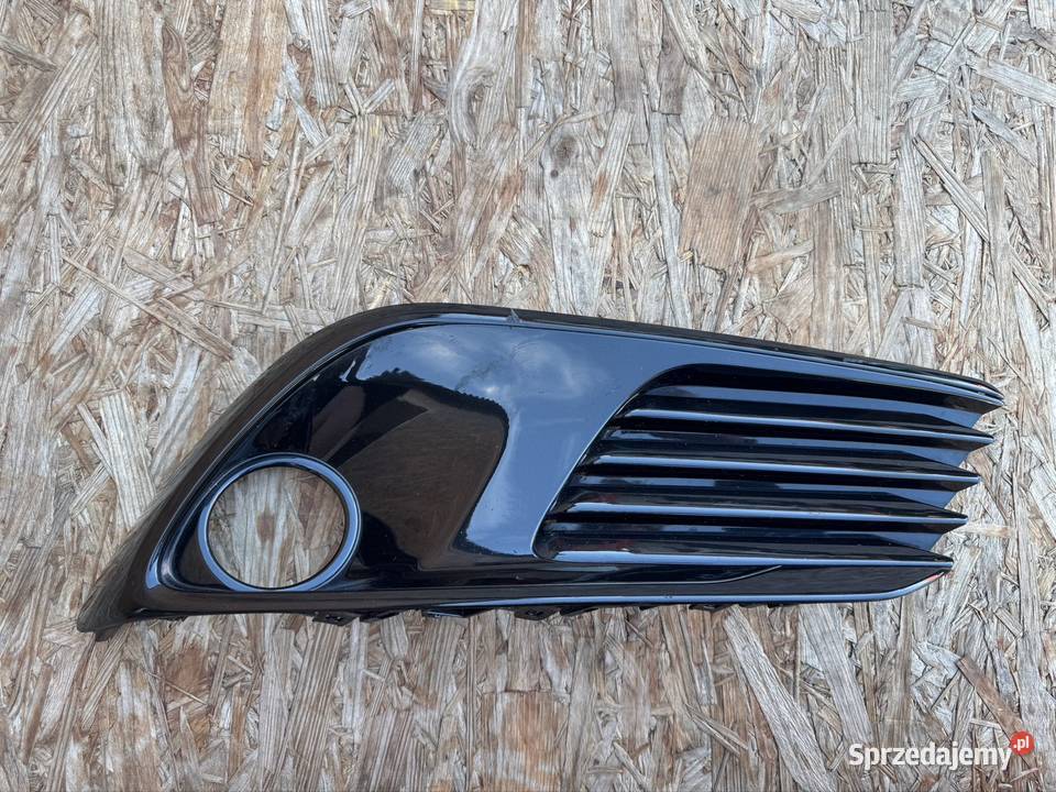 Kratka zderzaka przód prawa rh Toyota Auris II 2 Międzychód
