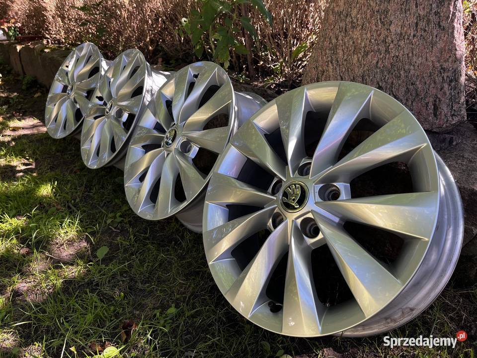 Alufelgi Skoda oryg 5x112 16 Octavia Karoq Średnica 16" Góra sprzedam