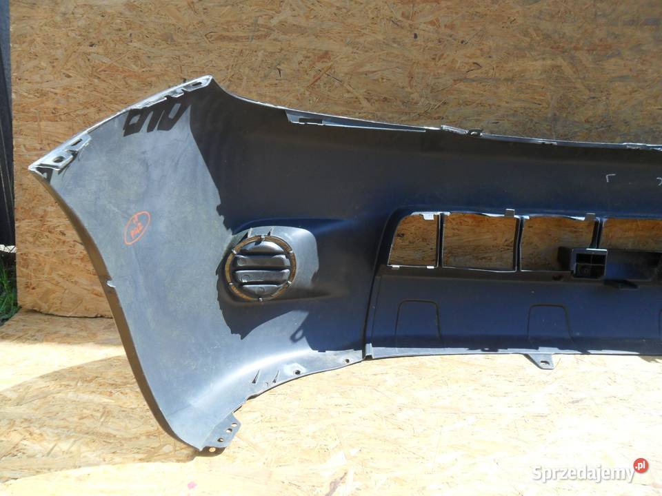 Zderzak przedni Toyota HiLux Przed Lift 2005 osobowe Nowy Tomyśl