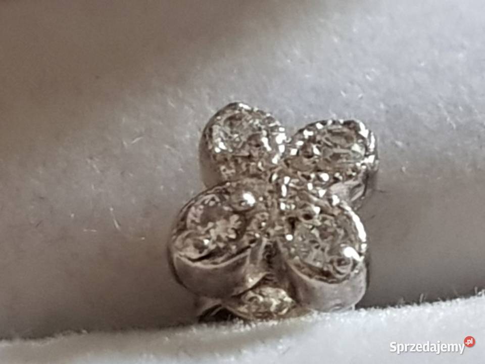 srebrny kolczyk kwiatek kwiatuszek biżuteria srebrne Kielce