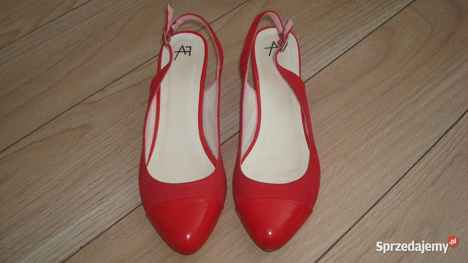 Buty damskie na niskim koreczku Moda i Styl Osięciny