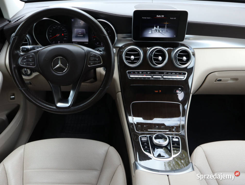 Mercedes GLC GLC 250 4MATIC Rok produkcji 2019 mazowieckie Piaseczno