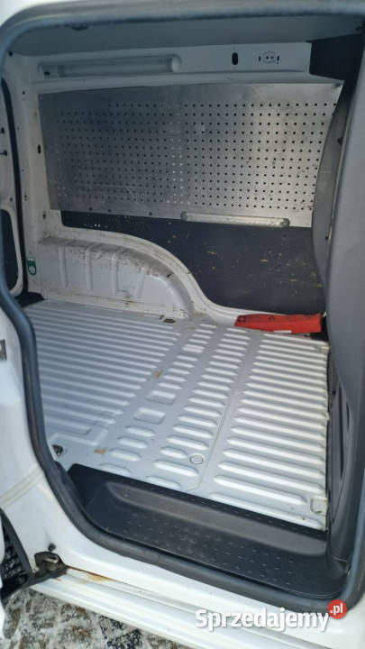 Volkswagen Caddy 123 CADDY 16 TDI Hak 102 Samochody dostawcze