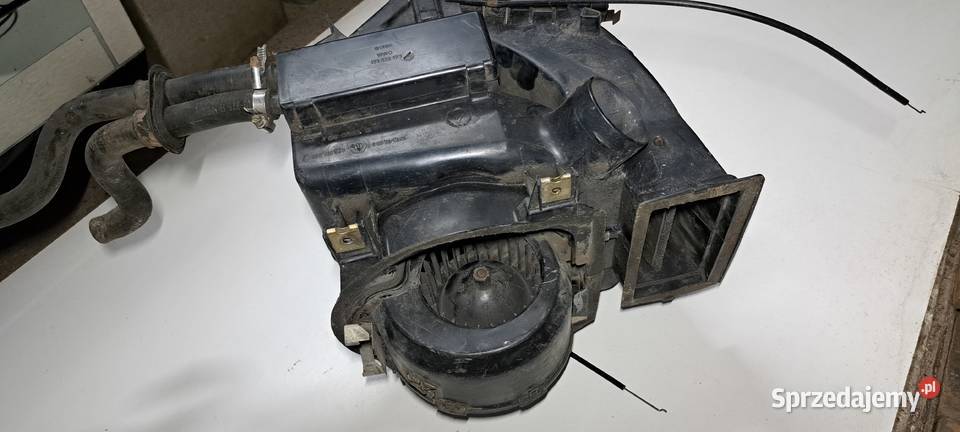 Obudowa nagrzewnicy Audi 80 B2 przedlift