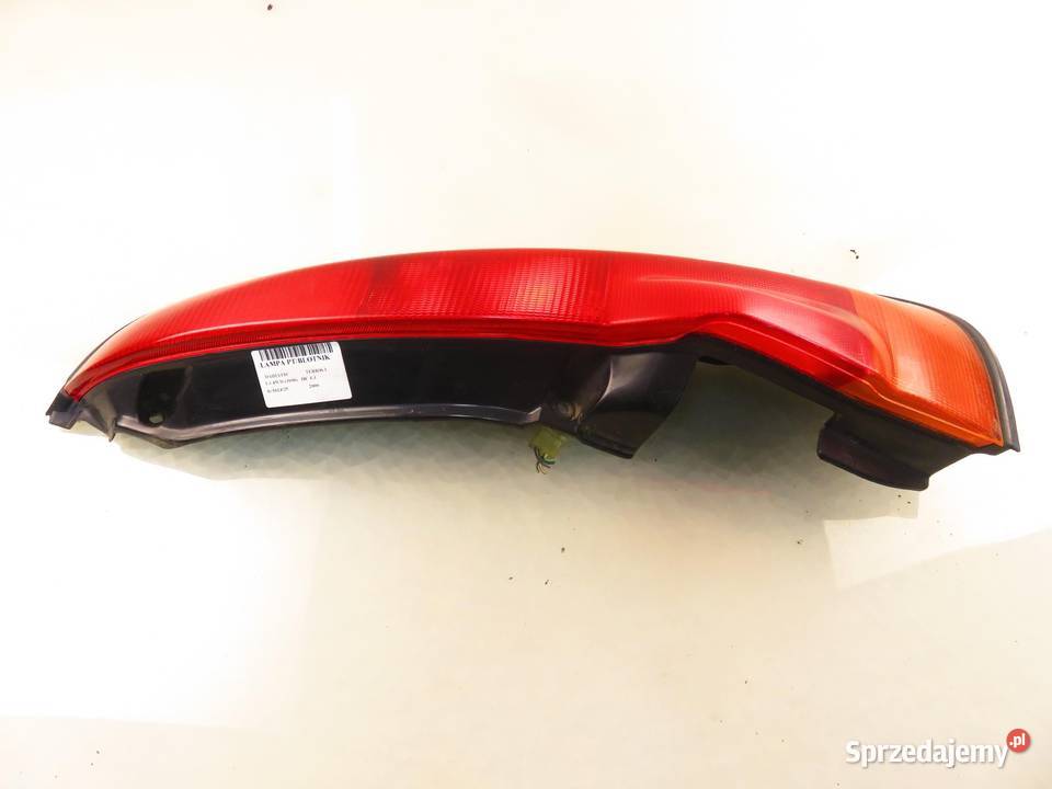 LAMPA PRAWA TYLNA DAIHATSU TERIOS I 22051567