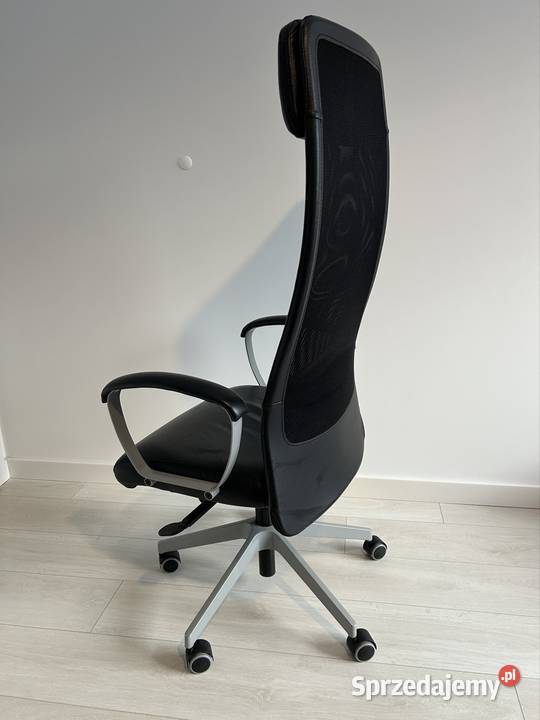 Krzesło biurowe obrotowe czarne Markus IKEA Bożenkowo sprzedam