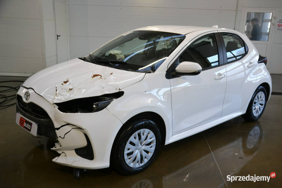 Toyota Yaris 15 benzyna 125 bez przebiegu MODEL Kęty