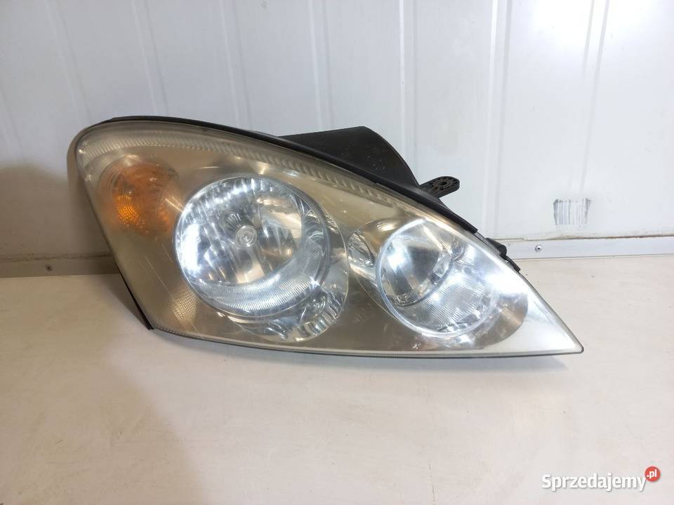 LAMPA PRZEDNIA PRAWA KIA CEED 921021H000 Lampy przednie