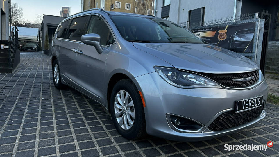 Chrysler Pacifica Limited Doskonały Minivan 4/5 Gdynia