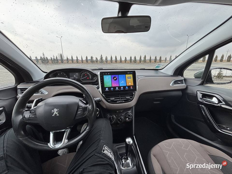 Peugeot 2008 z 2014 roku Sedan / Limuzyna Tarnów