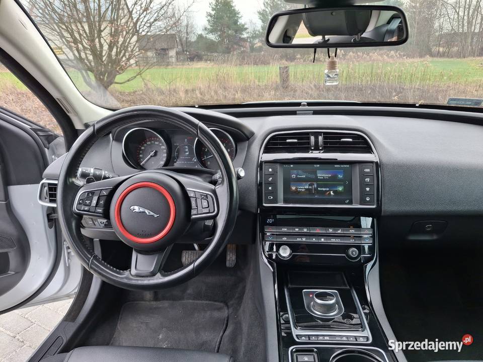 Jaguar XE 2017 25t76 elegancki komfortowy i aluminiowe felgi Stale