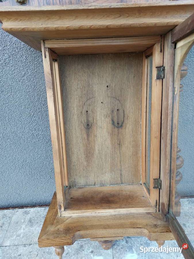 Szafka witrynka kapliczka ze skrzyni starego