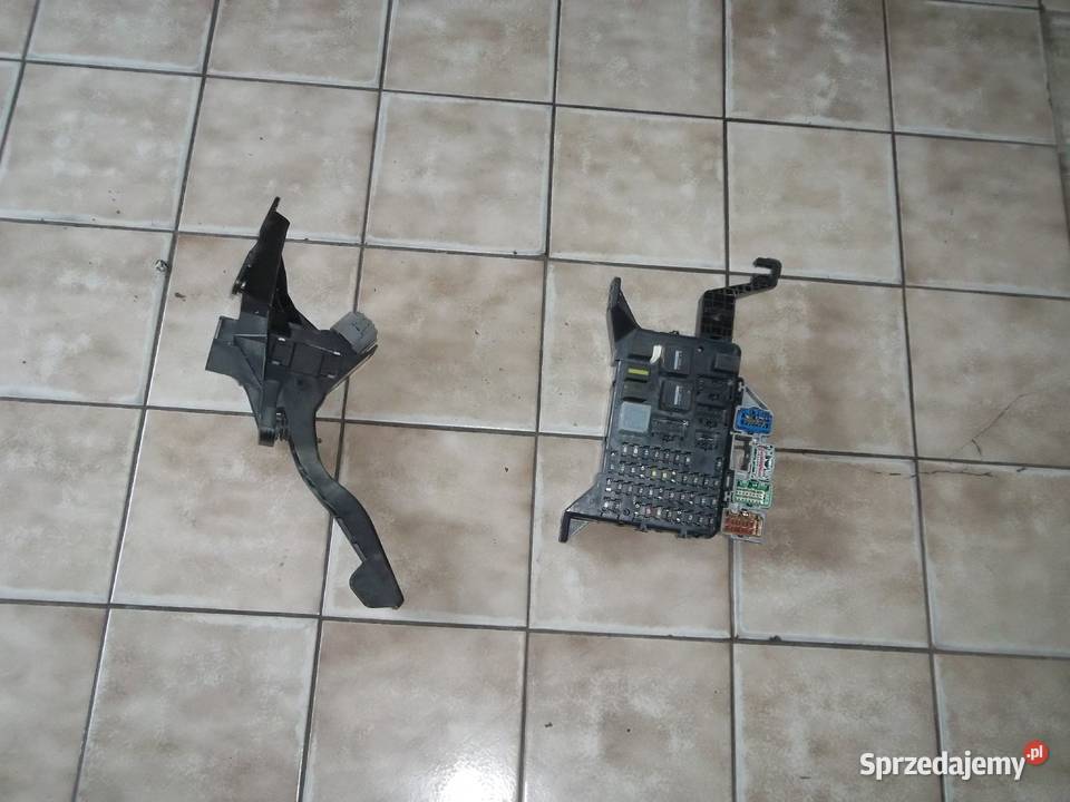 ford mondeo mk3 skrzynka bezpiecznikow Jędrzejów sprzedam