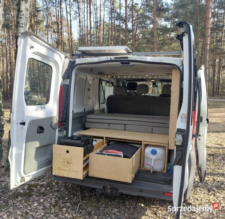 Zabudowa kempingowa Renault Trafic 122 Przedecz