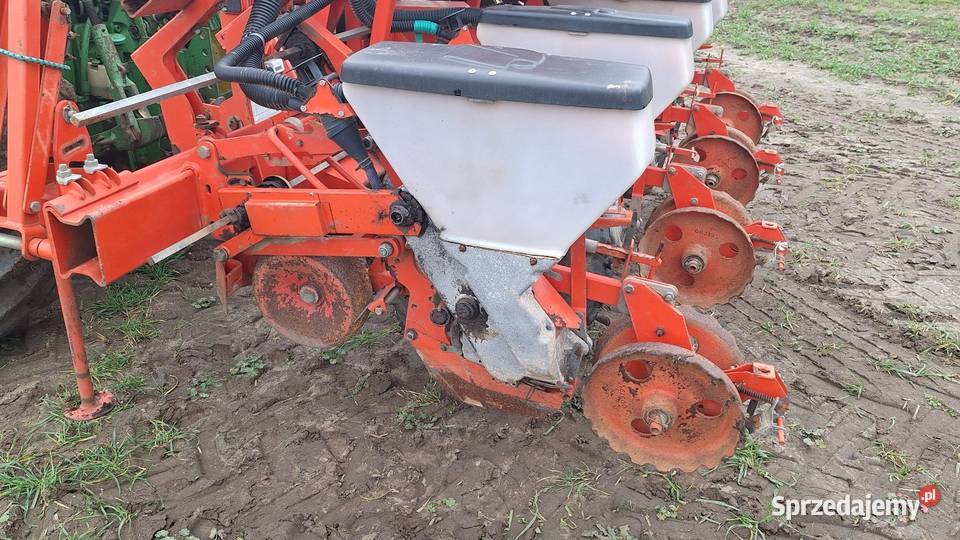 Siewnik do kukurydzy 4 rzędowy kuhn stopkowy kujawsko-pomorskie Czołowo