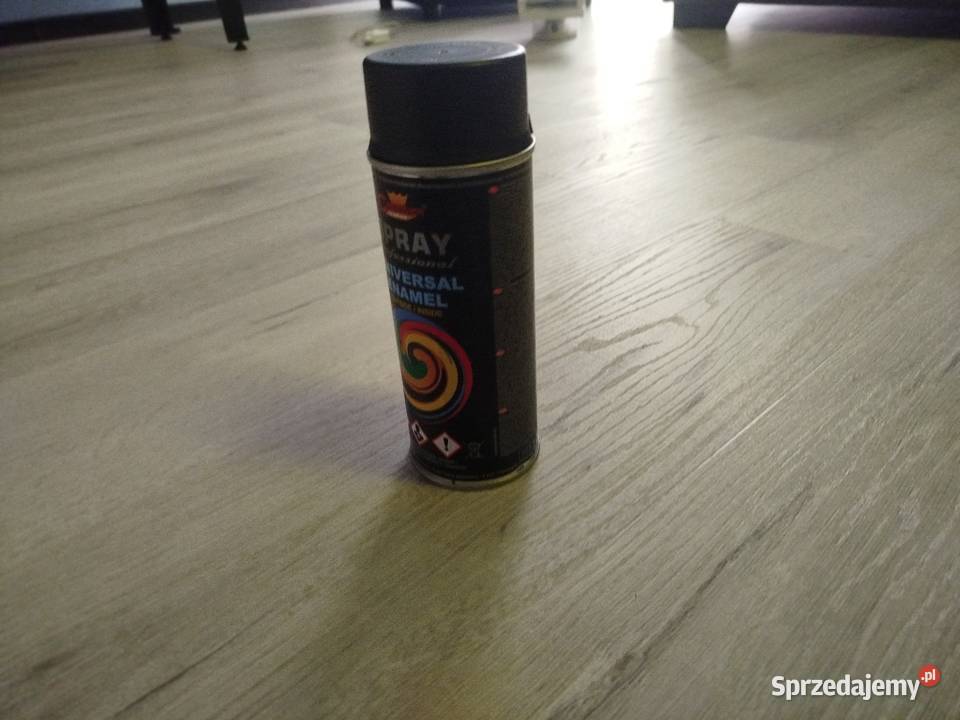Czarny spray mat do metalu drewna plastiku 400 Jaskrów