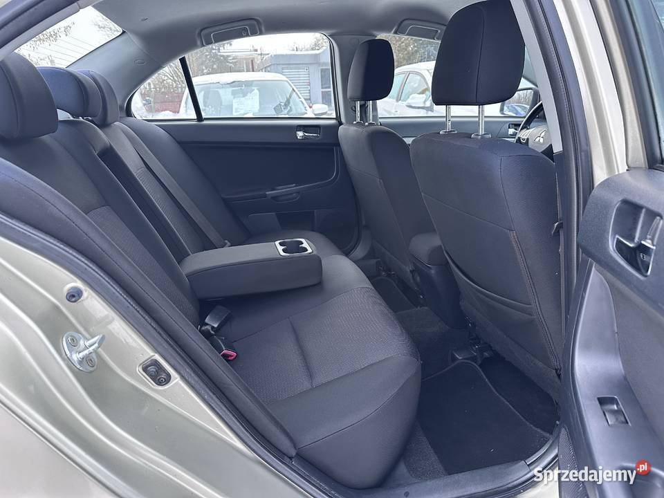 Mitsubishi Lancer 15 benzynaBogata