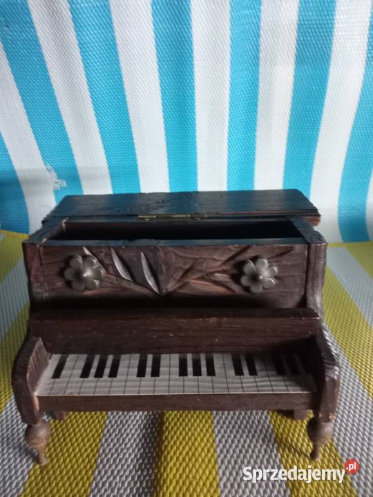 Mini pianino sprzedam Borówno sprzedam