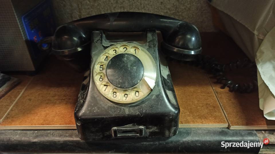 Stary telefon tarczowy PRL
