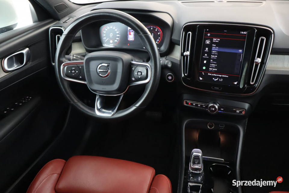 Volvo XC40 T4 asystent pasa ruchu Zabrze
