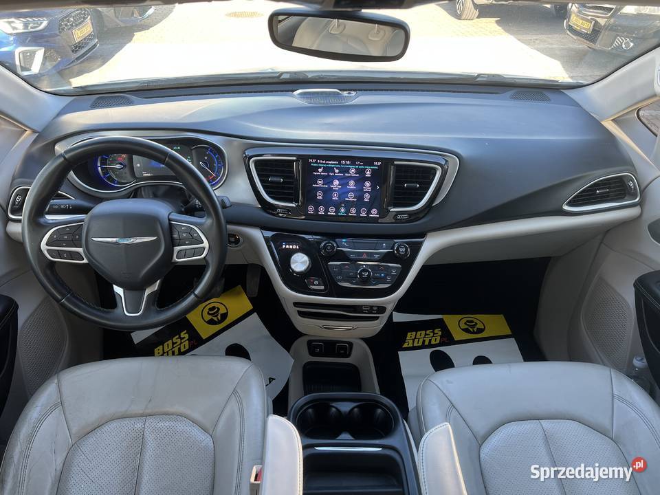 Chrysler Pacifica 2018 mazowieckie Warszawa sprzedam